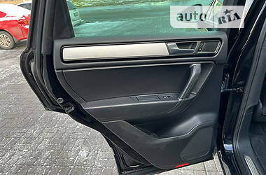 Внедорожник / Кроссовер Volkswagen Touareg 2010 в 