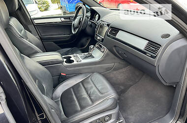 Внедорожник / Кроссовер Volkswagen Touareg 2010 в 