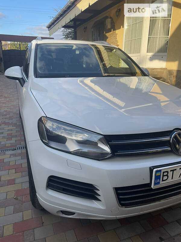 Позашляховик / Кросовер Volkswagen Touareg 2012 в Черкасах