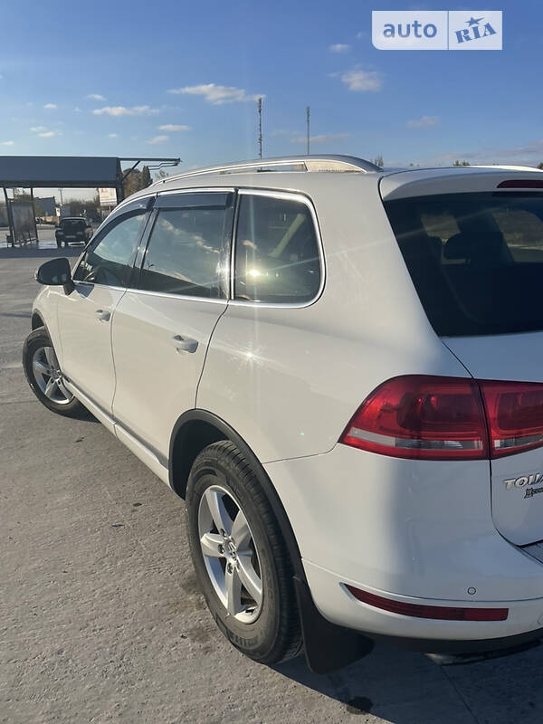 Позашляховик / Кросовер Volkswagen Touareg 2012 в Черкасах