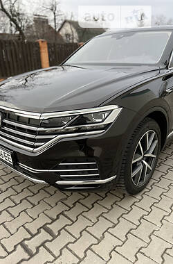 Внедорожник / Кроссовер Volkswagen Touareg 2021 в Киеве