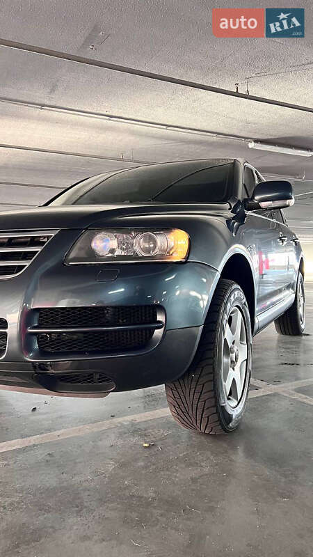 Позашляховик / Кросовер Volkswagen Touareg 2005 в Львові