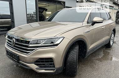 Внедорожник / Кроссовер Volkswagen Touareg 2019 в Тернополе