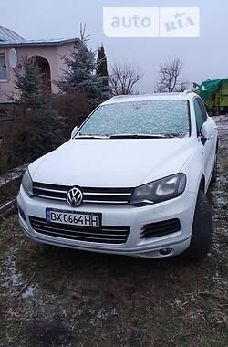 Позашляховик / Кросовер Volkswagen Touareg 2014 в Волочиську