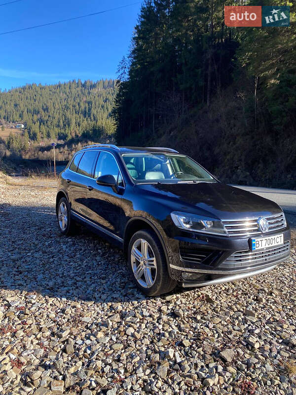 Позашляховик / Кросовер Volkswagen Touareg 2014 в Верховині