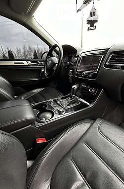 Внедорожник / Кроссовер Volkswagen Touareg 2011 в Ковеле