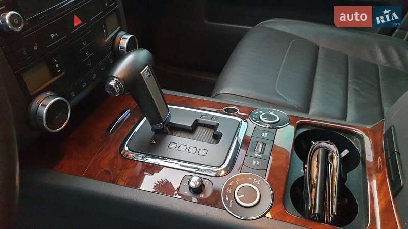 Внедорожник / Кроссовер Volkswagen Touareg 2010 в Хусте