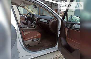 Внедорожник / Кроссовер Volkswagen Touareg 2011 в Корце