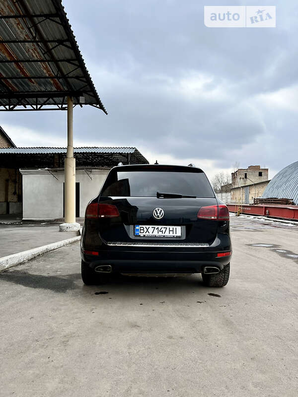 Позашляховик / Кросовер Volkswagen Touareg 2013 в Хмельницькому