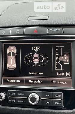 Позашляховик / Кросовер Volkswagen Touareg 2015 в Києві