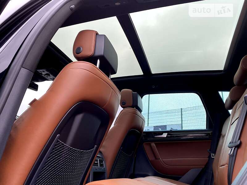 Позашляховик / Кросовер Volkswagen Touareg 2014 в Києві
