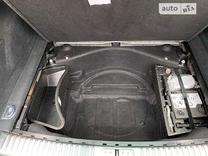 Позашляховик / Кросовер Volkswagen Touareg 2014 в Києві