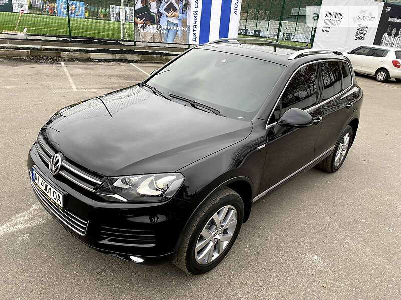 Позашляховик / Кросовер Volkswagen Touareg 2014 в Києві