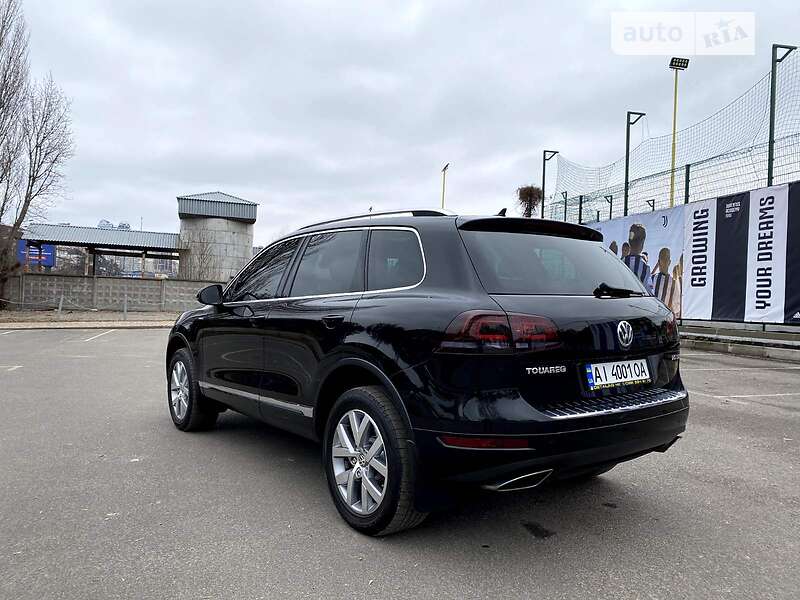 Позашляховик / Кросовер Volkswagen Touareg 2014 в Києві