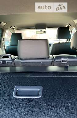 Позашляховик / Кросовер Volkswagen Touareg 2012 в 