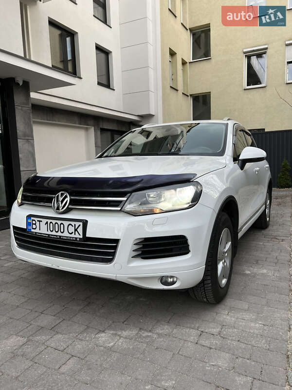 Внедорожник / Кроссовер Volkswagen Touareg 2013 в Львове