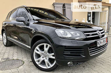 Внедорожник / Кроссовер Volkswagen Touareg 2011 в 