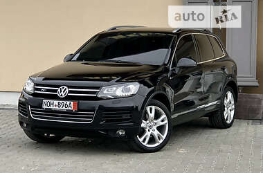 Внедорожник / Кроссовер Volkswagen Touareg 2011 в 