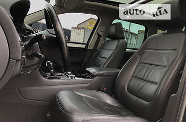 Внедорожник / Кроссовер Volkswagen Touareg 2011 в 
