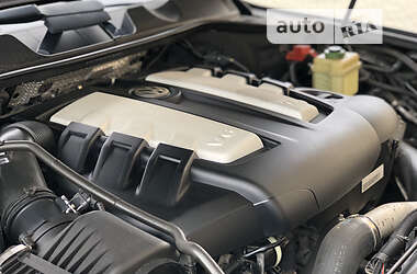 Внедорожник / Кроссовер Volkswagen Touareg 2011 в 