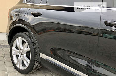 Внедорожник / Кроссовер Volkswagen Touareg 2011 в 