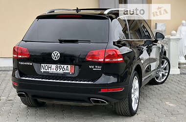 Внедорожник / Кроссовер Volkswagen Touareg 2011 в 