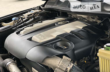 Внедорожник / Кроссовер Volkswagen Touareg 2011 в 
