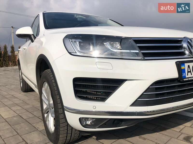 Позашляховик / Кросовер Volkswagen Touareg 2016 в Луцьку