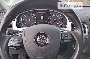 Внедорожник / Кроссовер Volkswagen Touareg 2014 в Сумах