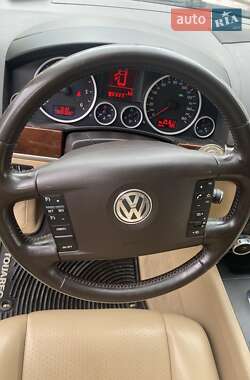 Внедорожник / Кроссовер Volkswagen Touareg 2010 в Семеновке