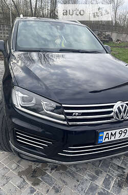 Позашляховик / Кросовер Volkswagen Touareg 2015 в  фото 8 Позашляховик / Кросовер Volkswagen Touareg 2015 в