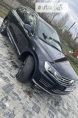 Позашляховик / Кросовер Volkswagen Touareg 2015 в  фото 15 Позашляховик / Кросовер Volkswagen Touareg 2015 в