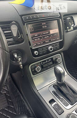 Позашляховик / Кросовер Volkswagen Touareg 2015 в  фото 60 Позашляховик / Кросовер Volkswagen Touareg 2015 в