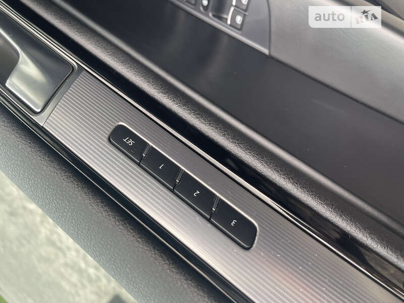Позашляховик / Кросовер Volkswagen Touareg 2015 в Рівному фото 73 Позашляховик / Кросовер Volkswagen Touareg 2015 в Рівному