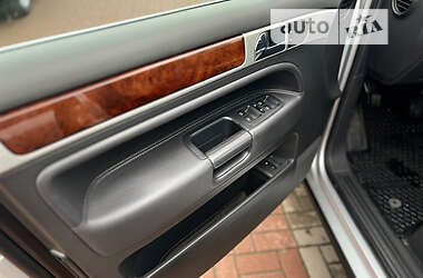 Внедорожник / Кроссовер Volkswagen Touareg 2007 в 