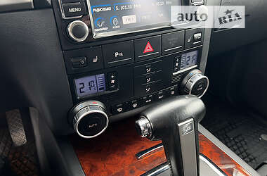 Внедорожник / Кроссовер Volkswagen Touareg 2007 в 