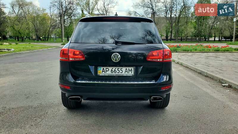 Внедорожник / Кроссовер Volkswagen Touareg 2010 в Запорожье