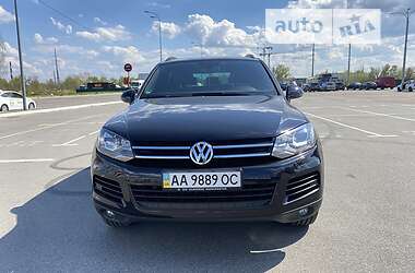 Позашляховик / Кросовер Volkswagen Touareg 2014 в Києві
