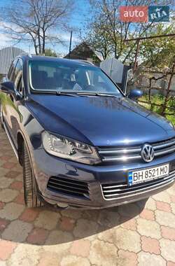 Внедорожник / Кроссовер Volkswagen Touareg 2011 в 