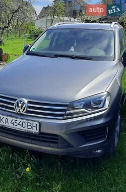 Позашляховик / Кросовер Volkswagen Touareg 2016 в 