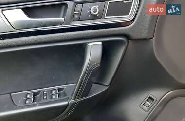 Позашляховик / Кросовер Volkswagen Touareg 2016 в 