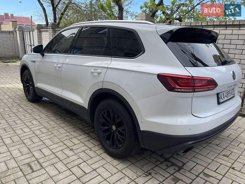 Внедорожник / Кроссовер Volkswagen Touareg 2020 в Харькове