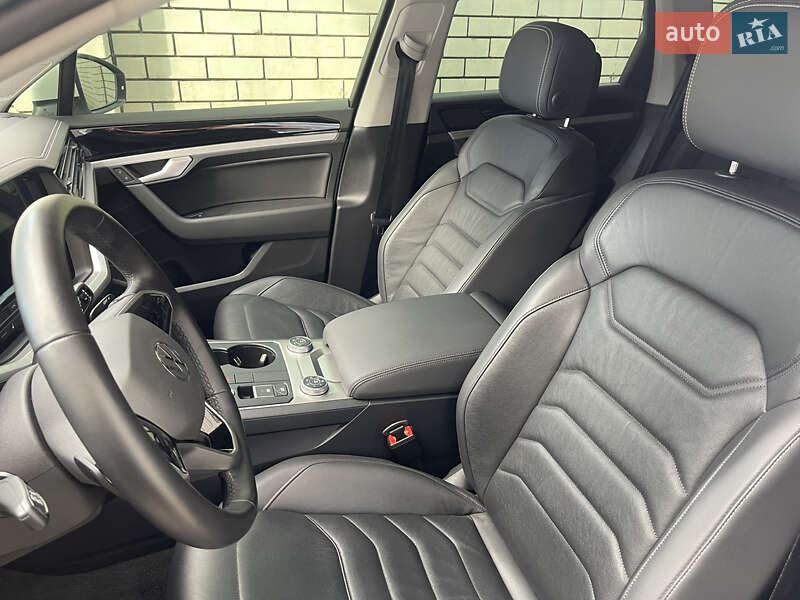 Внедорожник / Кроссовер Volkswagen Touareg 2020 в Харькове