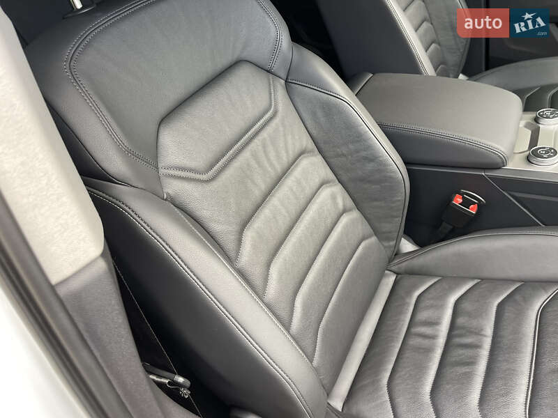 Внедорожник / Кроссовер Volkswagen Touareg 2020 в Харькове