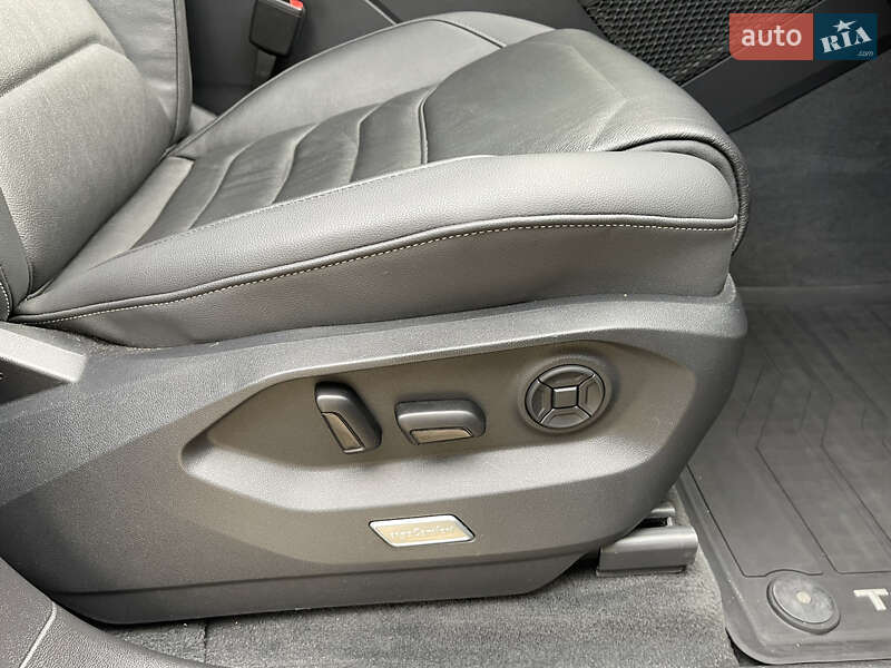 Внедорожник / Кроссовер Volkswagen Touareg 2020 в Харькове