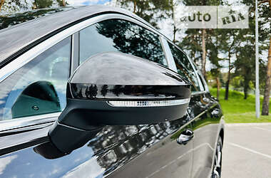 Позашляховик / Кросовер Volkswagen Touareg 2023 в 