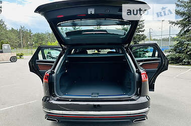 Позашляховик / Кросовер Volkswagen Touareg 2023 в 