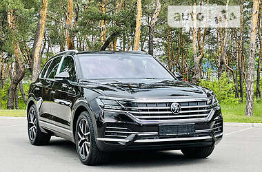 Позашляховик / Кросовер Volkswagen Touareg 2023 в 
