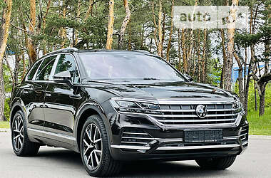 Позашляховик / Кросовер Volkswagen Touareg 2023 в 