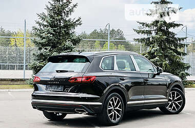 Позашляховик / Кросовер Volkswagen Touareg 2023 в 